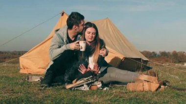 Adam ve kız niteliğine