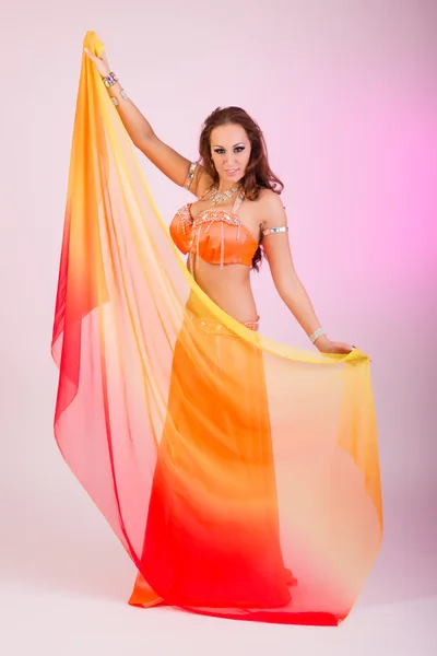 Beautiful Belly dancer — Stock Photo, Image