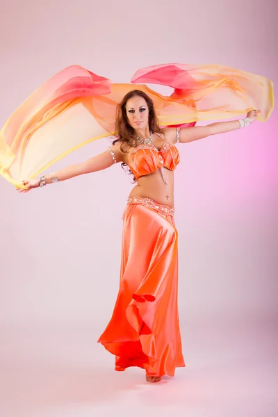 Beautiful Belly dancer — Stock Photo, Image