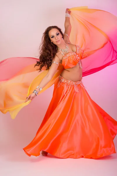 Beautiful Belly dancer — Stock Photo, Image