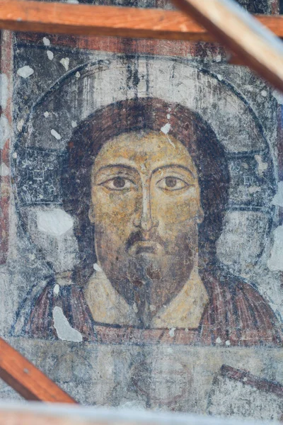 Ermenistan. Tapınağın kalıntıları. Manastır Kobayr (12. yüzyıl) Debed nehrinde.