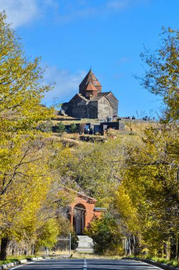 Ünlü Sevanavank Manastırı Ermenistan'daki Sevan Gölü