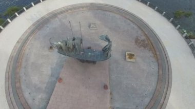 Kiev efsanevi kurucuları için anıt: Kiy, Schek, Khoryv ve Lybid, Kiev