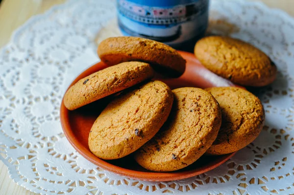 Bisküvi ve siyah kahve