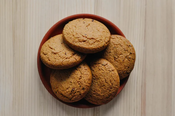 Bir tabak yulaf ezmesi kurabiye