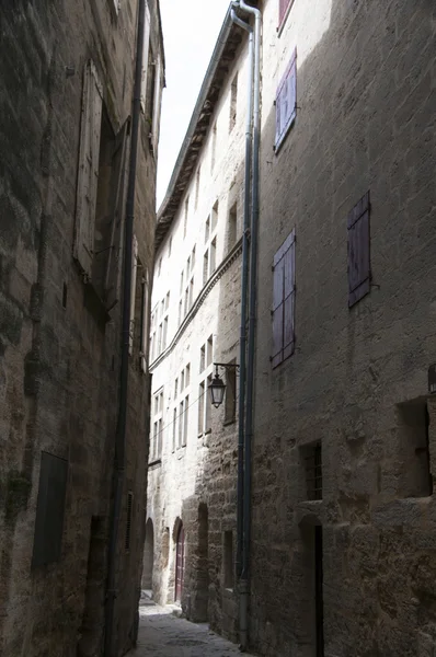 çok eski evler ile küçük sokak