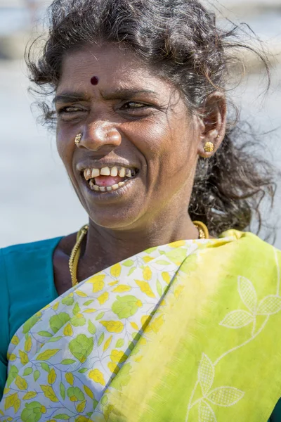 Editorial de imagen documental. Trabajador de campo de sal India — Foto de Stock