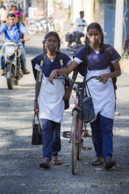 Belgesel görüntü. Edotorial. Okulu öğrencileri