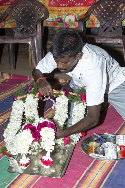 Pondicherry, Tamil Nadu, Indie - 11 maja 2014: ceremonia puja — Zdjęcie stockowe