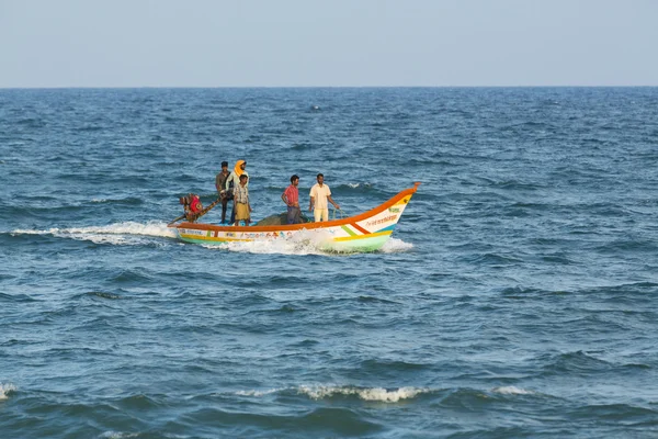 Εικόνες ντοκιμαντέρ: ψαράδες στο Pondichery, Ινδία — Φωτογραφία Αρχείου