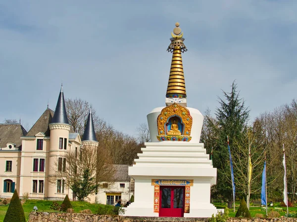 Boulaye Francia Abril Circa 2018 Este Gran Corten Estilo Tibetano —  Fotos de Stock