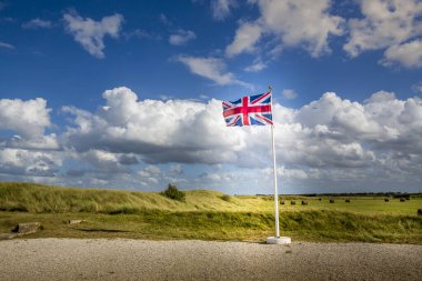 St. Martin de VARREVILLE, Normandiya, FRANCE Eylül 2020. 2. Dünya Savaşı anıtı, General Leclerc 'in Utah sahiline inişi anısına dikildi. Terminal 1