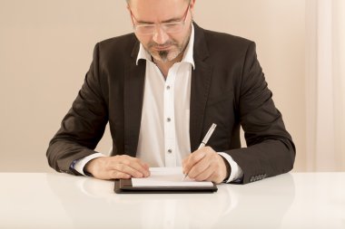 Office çalışan adam