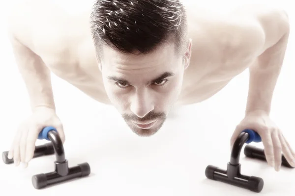 Fuerte hermoso hombre haciendo deporte —  Fotos de Stock