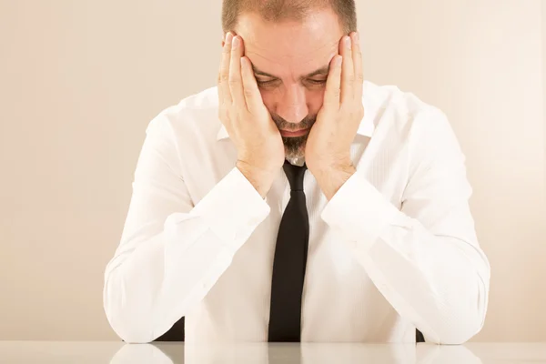 İşçi duygusal stres, yanıp — Stok fotoğraf