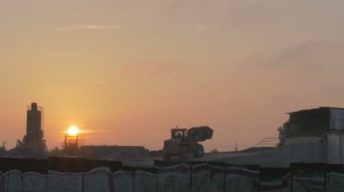 mini yükleyici inşaat siteleri, toprak işleri, akşam