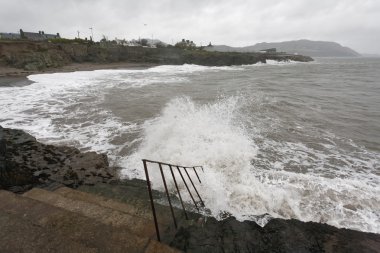 Greystones fırtınalı havalarda.