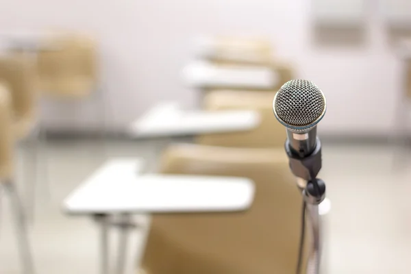 Microphone at lecture room — Stock Photo, Image