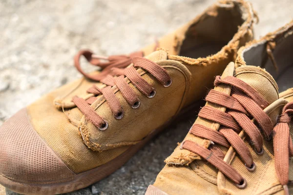 Eski Tay öğrenci Ayakkabı — Stok fotoğraf