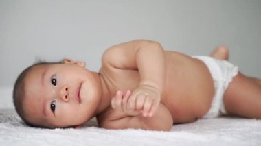 İnişli çıkışlı bebek üzerinde