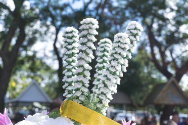 Renkli süsleme yapay çiçek