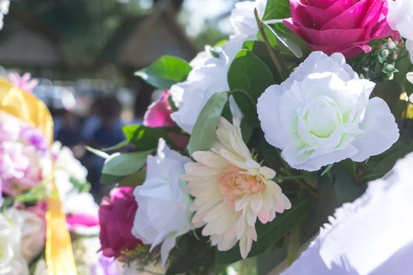 Bunte Dekoration künstliche Blume — Stockfoto