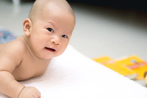 Chorando asiático bebê — Fotografia de Stock