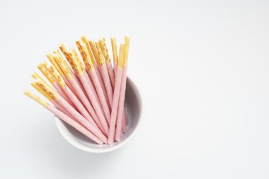 Çilek aromalı ekmek sopa