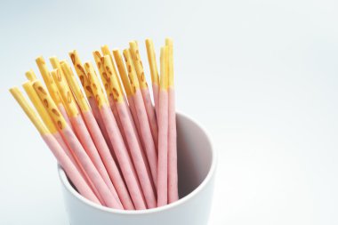 Çilek aromalı ekmek sopa