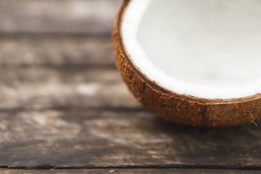 Hindistan cevizi kabuğu ile