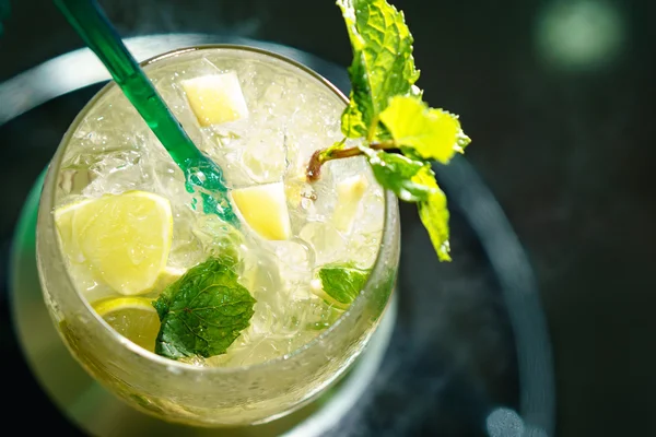 Klassieke mojito cocktail — Stockfoto