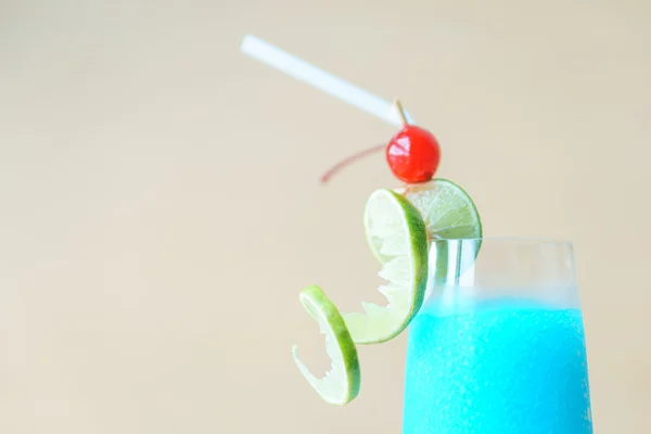 Blue kamikaze cocktail — Stock Photo, Image