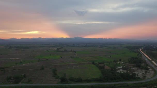 Tiro aéreo de pôr-do-sol — Vídeo de Stock