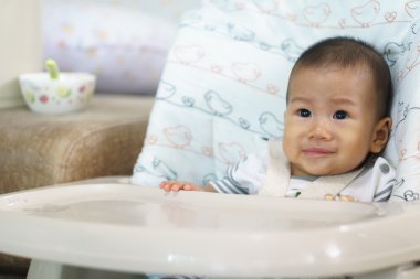 Asya bebek beslenme saati