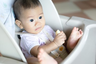 Asya bebek beslenme saati