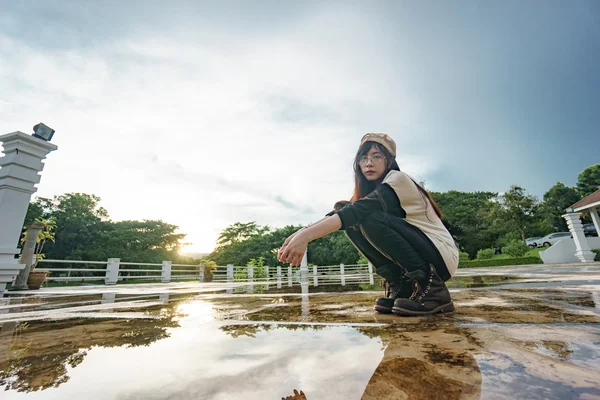 Menina asiática em estilo hip hop — Fotografia de Stock