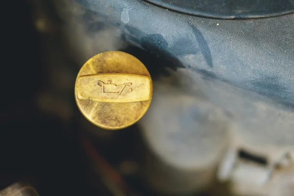 Dusty engine fuel cap — Stock Photo, Image