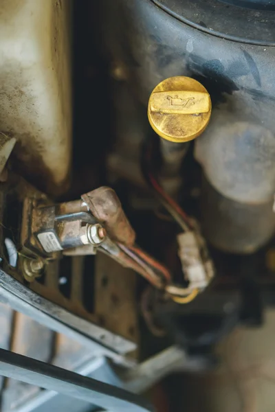 Dusty engine fuel cap — Stock Photo, Image