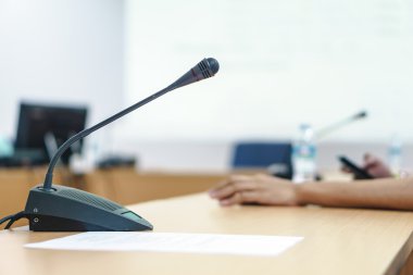 Bir konferans mikrofon