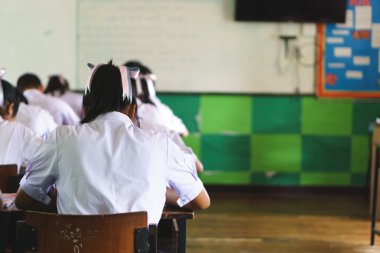 Asyalı öğrenciler sınıf