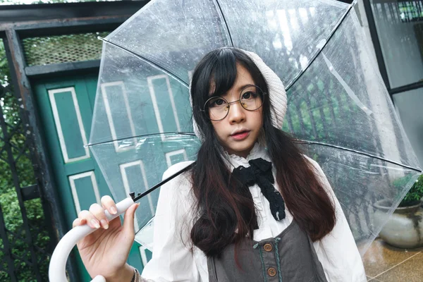 亚洲女孩带着雨伞 — 图库照片