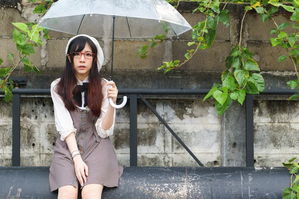 Asiatic fata cu umbrelă — Fotografie, imagine de stoc