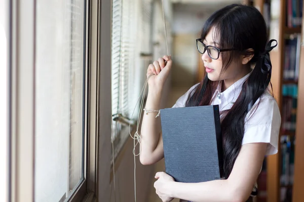 Asiática chica en uniforme — Foto de Stock