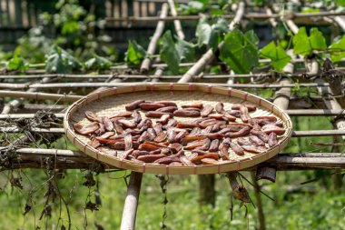 Güneş kurutulmuş muz