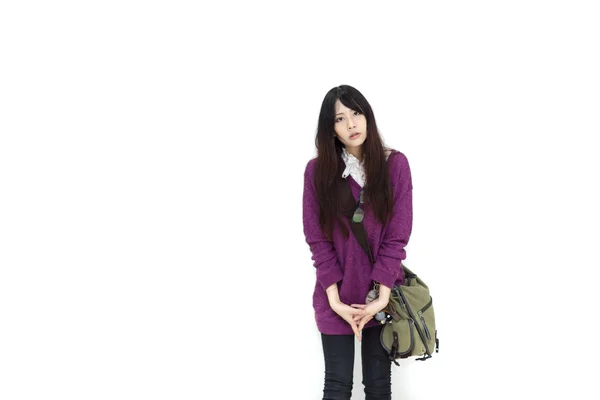 Азиатская девушка в повседневной одежде — стоковое фото