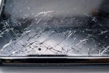 Kırık ekran smartphone cep telefonu ile
