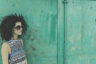 Moda fotoğraf afro saç modeli ile.