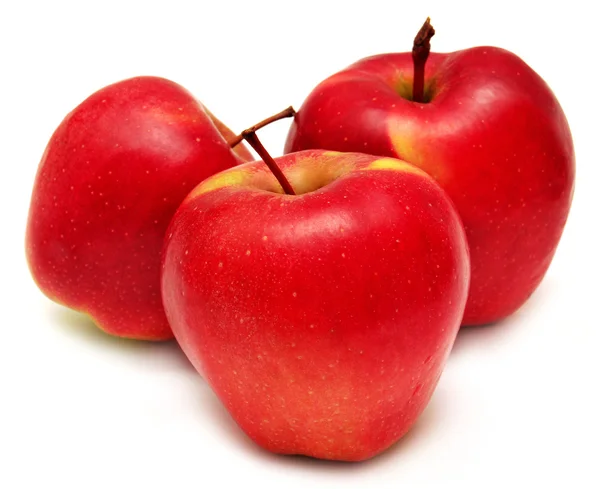 Trzy świeże czerwone jabłka — Zdjęcie stockowe