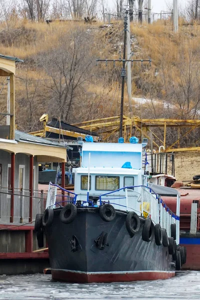 Navi Svernanti Fiume Ghiacciato Nel Loro Porto Volgograd Russia — Foto Stock