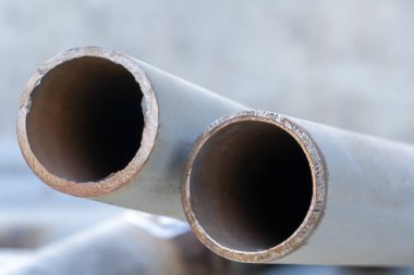 Yeni çelik boru hattı DN 50, Rusya 'daki petrol rafinerisi için elle kaynak yapmaya hazır. Kaynak çeliği